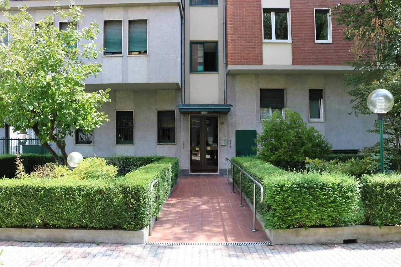 Frattini Comfy Family Home - 4 People Milano Italia
