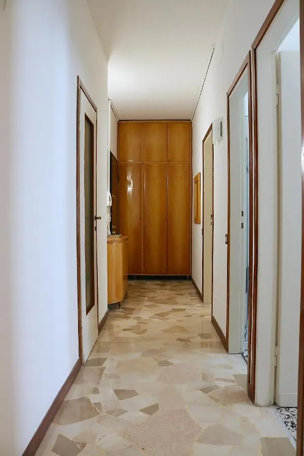 Frattini Comfy Family Home - 4 People Milan 0*,