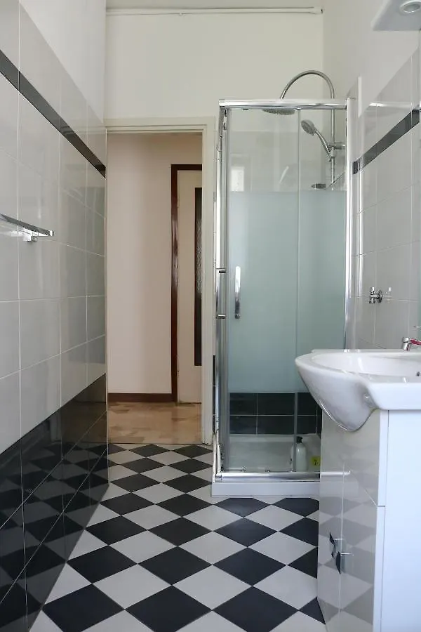 Frattini Comfy Family Home - 4 People Milan Apartment